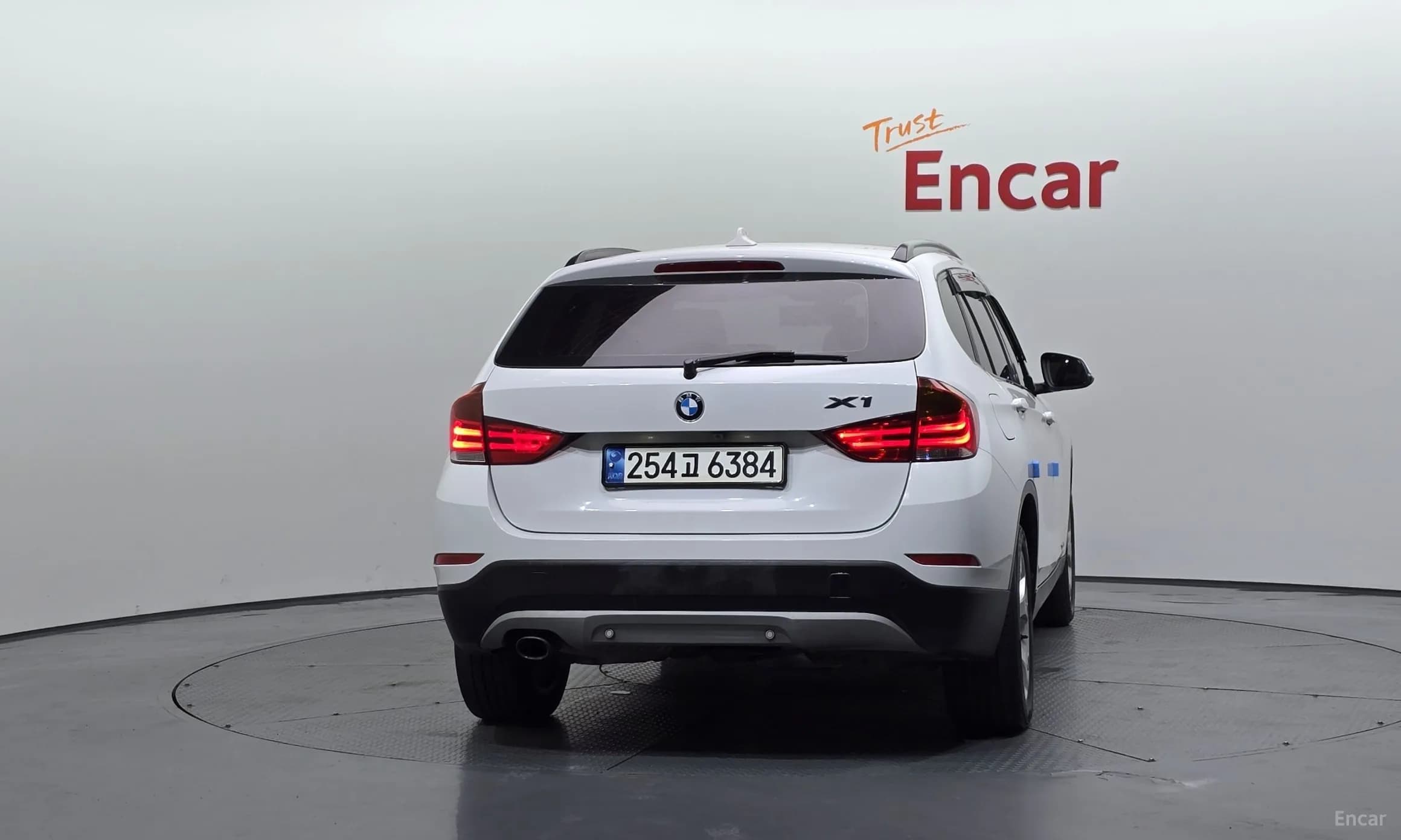 X1 (E84)