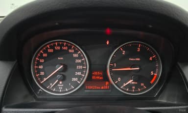 X1 (E84)