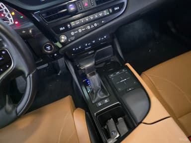 ES300h 7th Generation