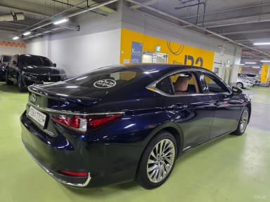 ES300h 7th Generation