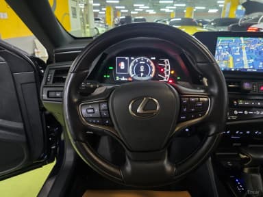 ES300h 7th Generation