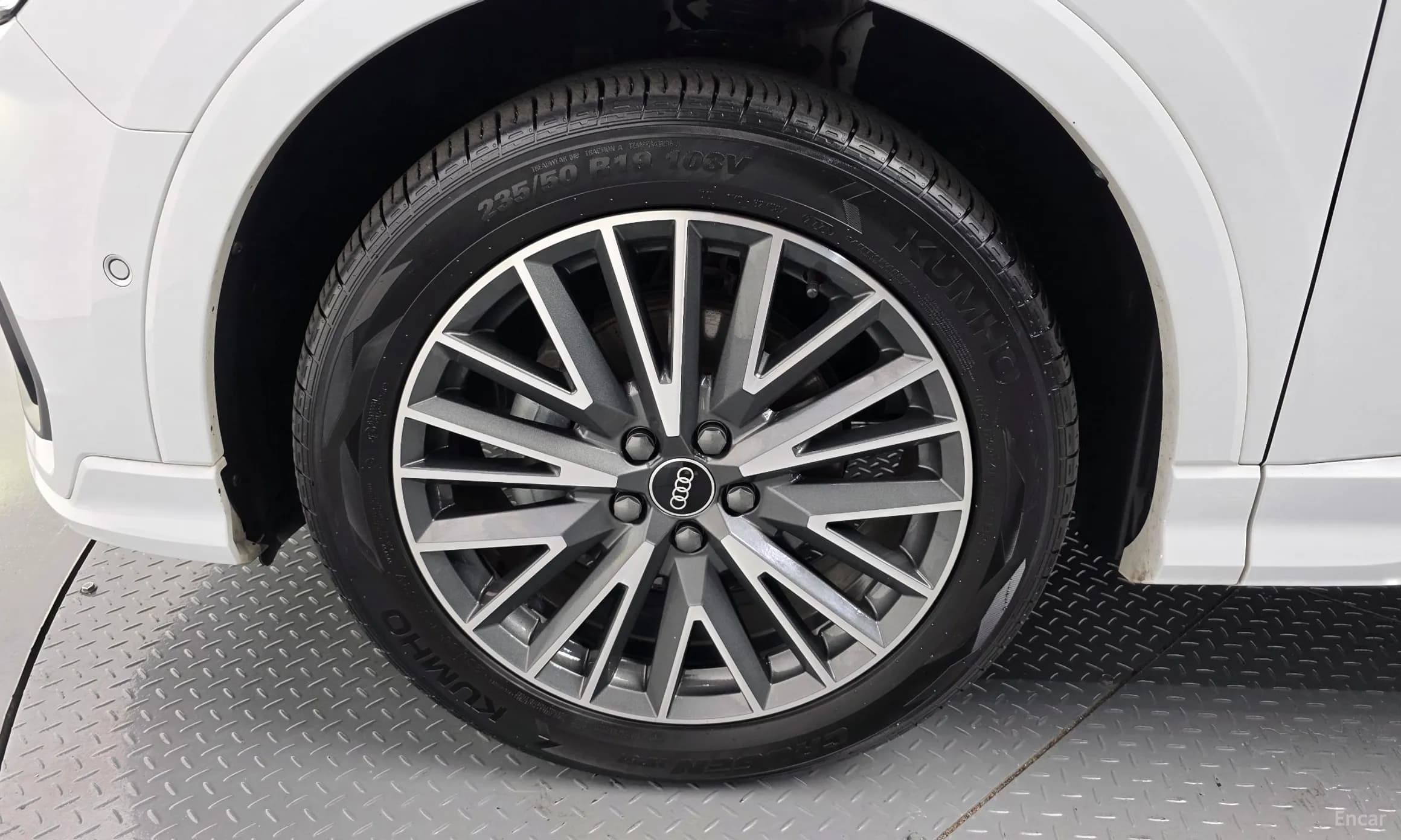 Q3 (F3)