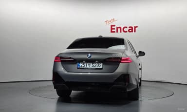 5 Series (G60)