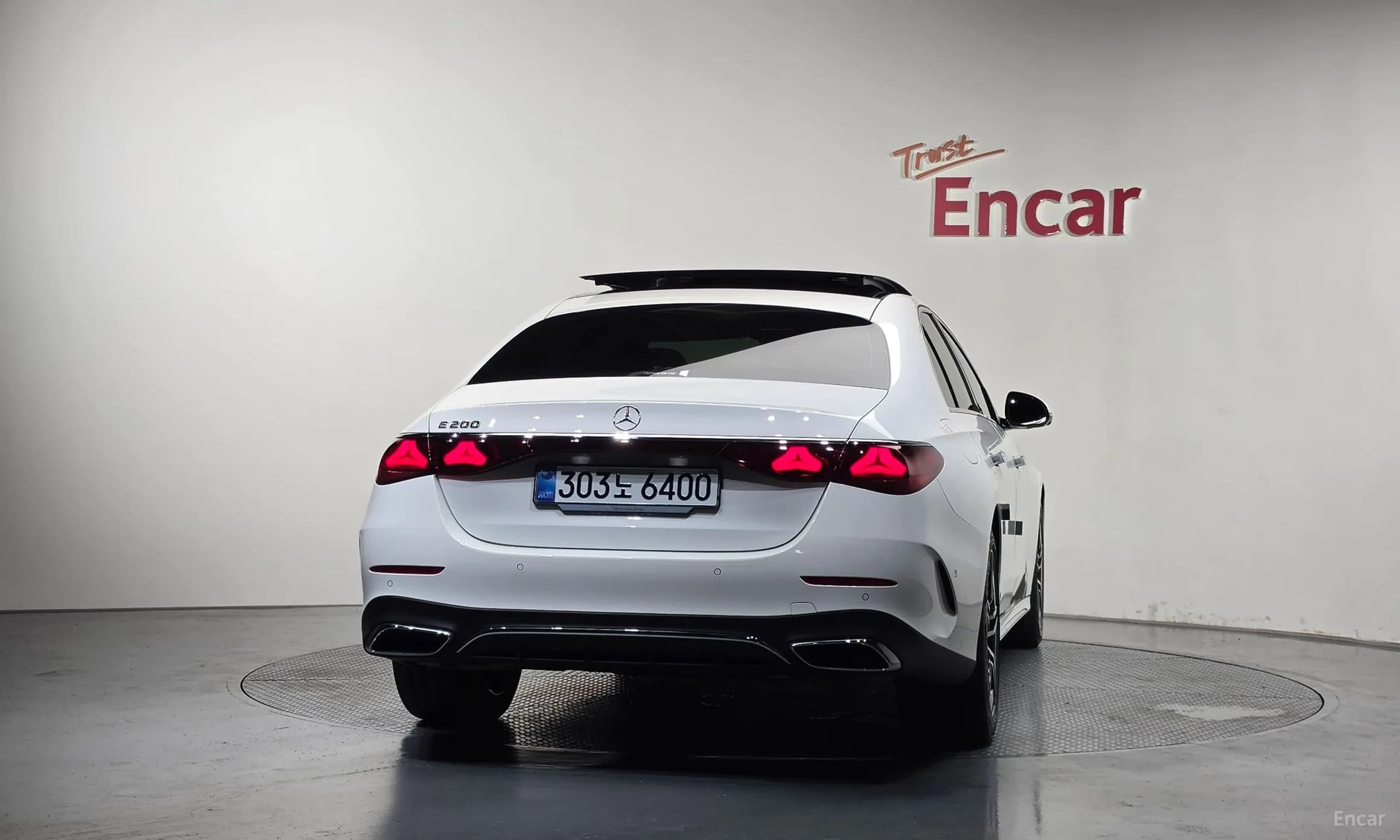 E-Class W214