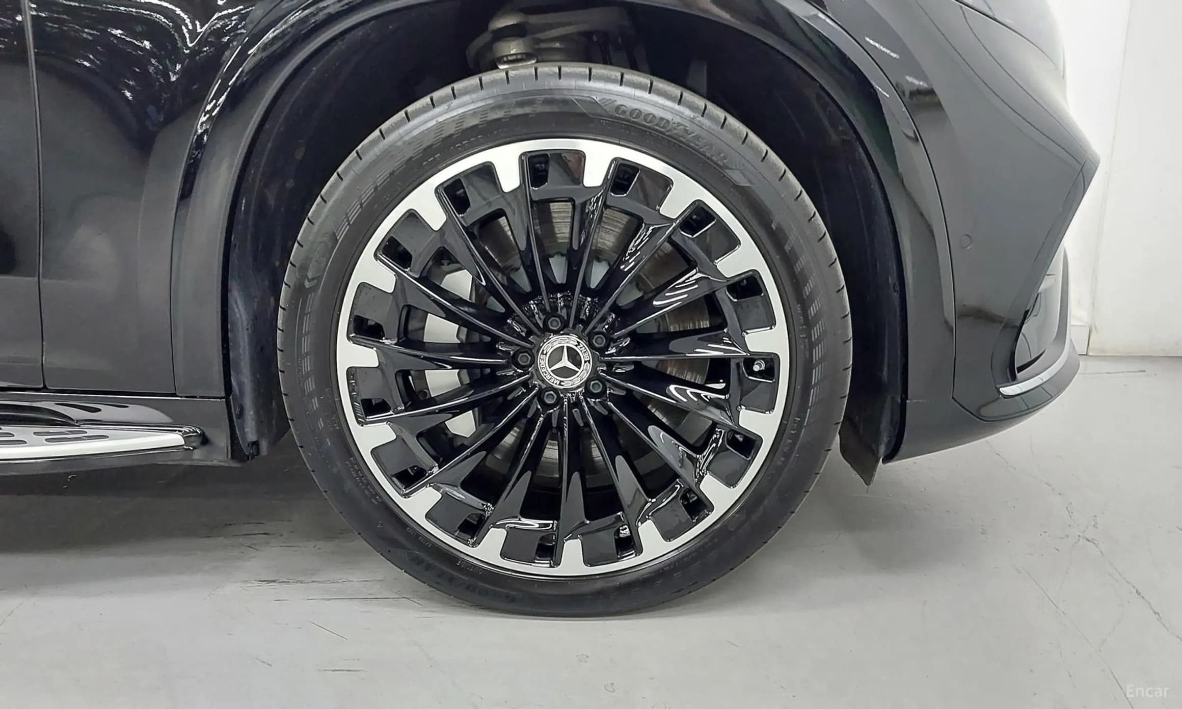 EQS SUV X296