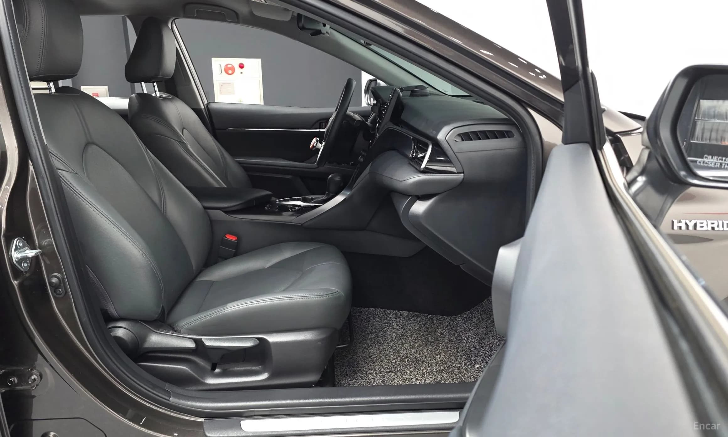 Camry (XV70)
