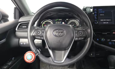 Camry (XV70)