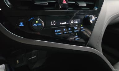 Camry (XV70)