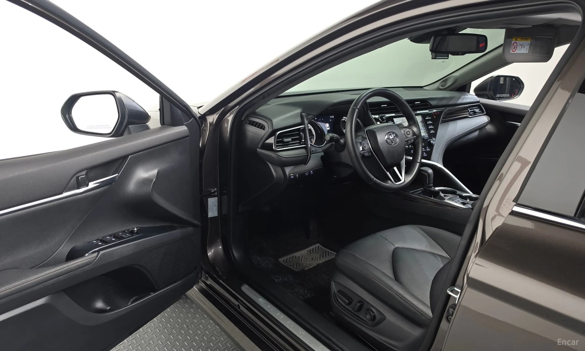 Camry (XV70)