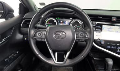 Camry (XV70)