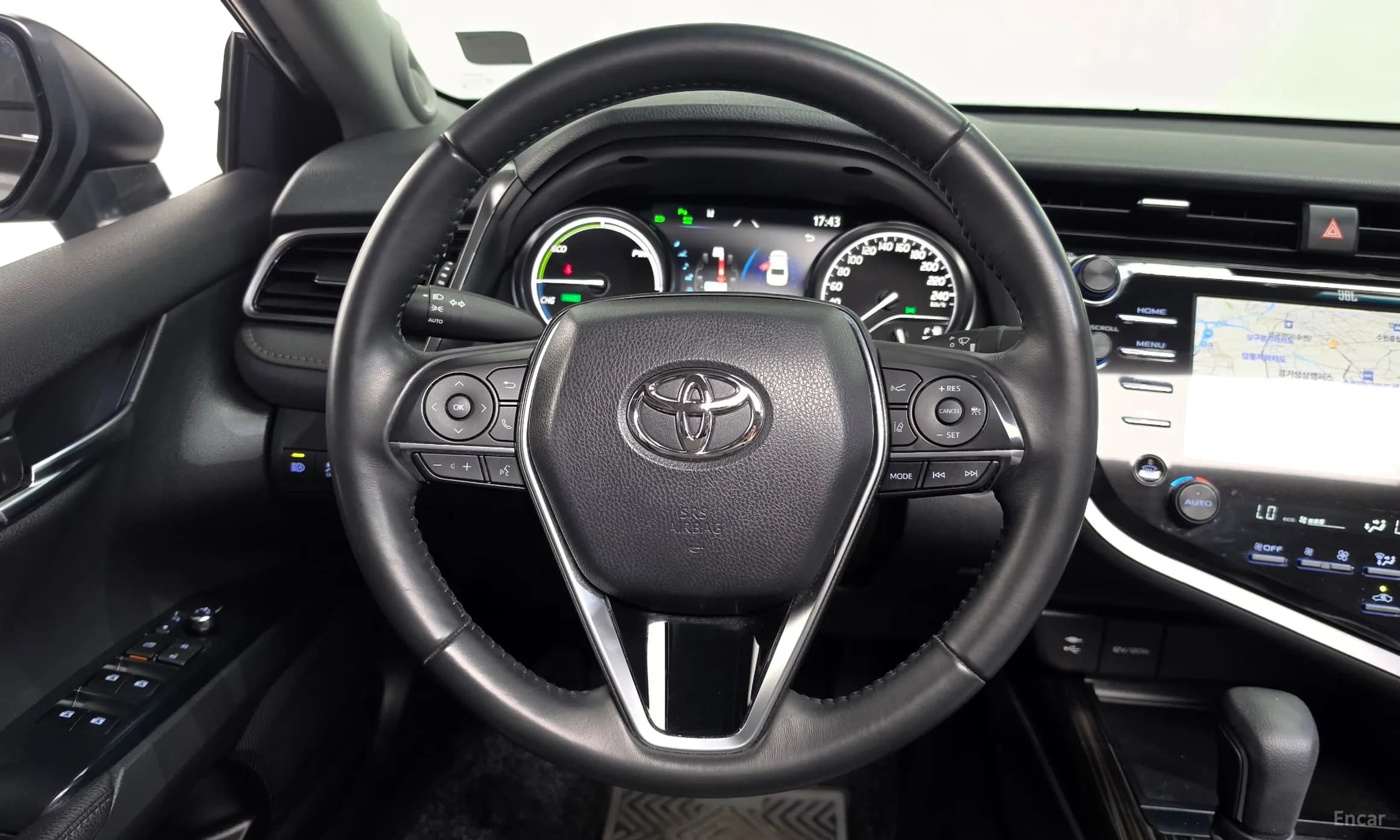 Camry (XV70)