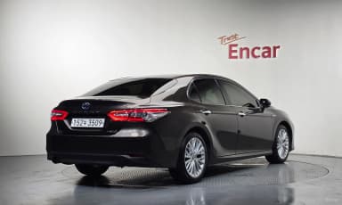 Camry (XV70)