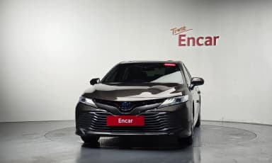 Camry (XV70)