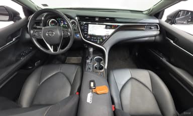 Camry (XV70)