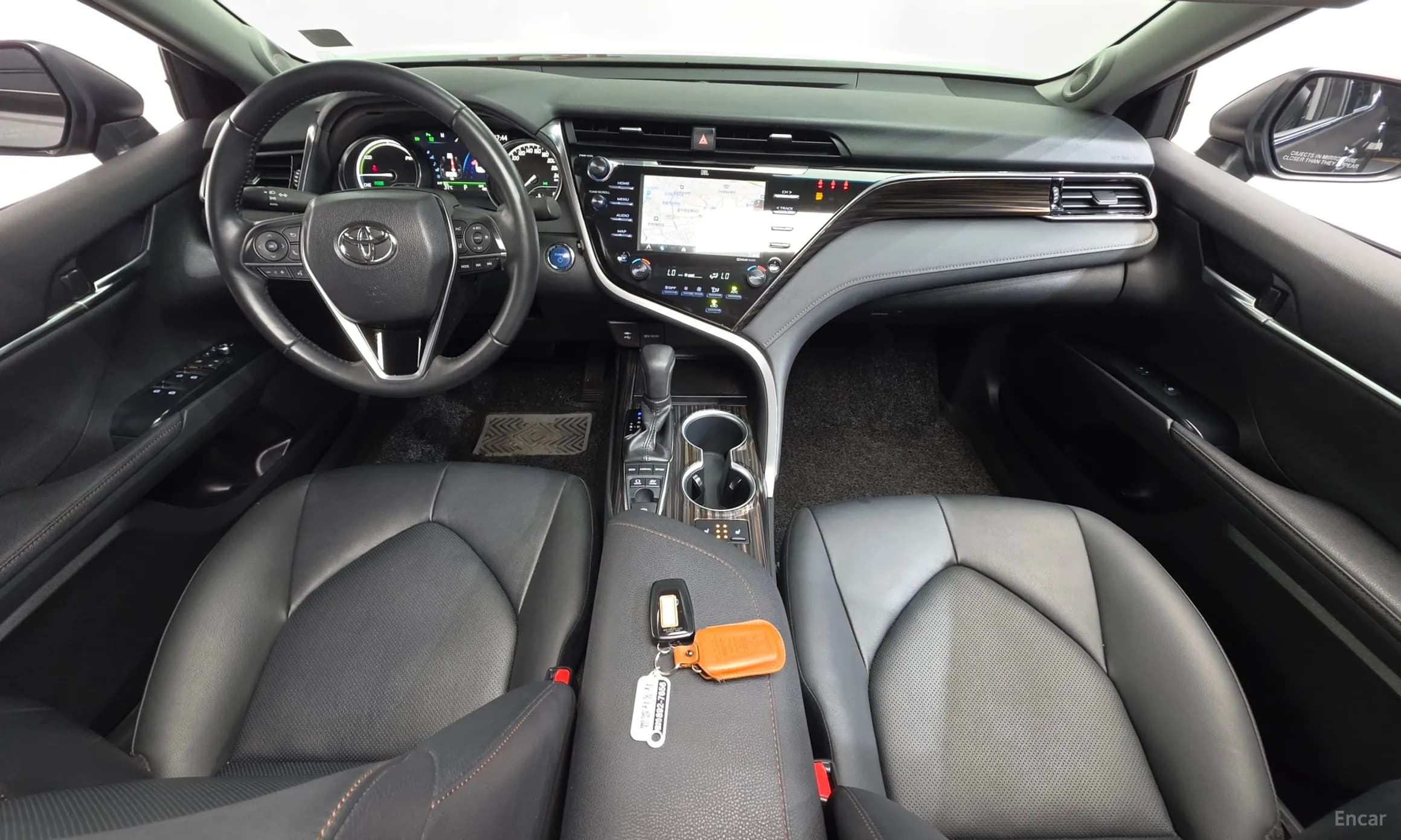 Camry (XV70)