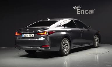 ES300h 7th Generation