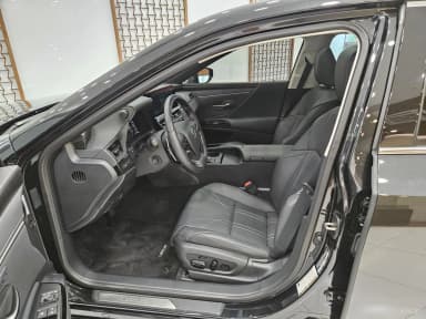 ES300h 7th Generation