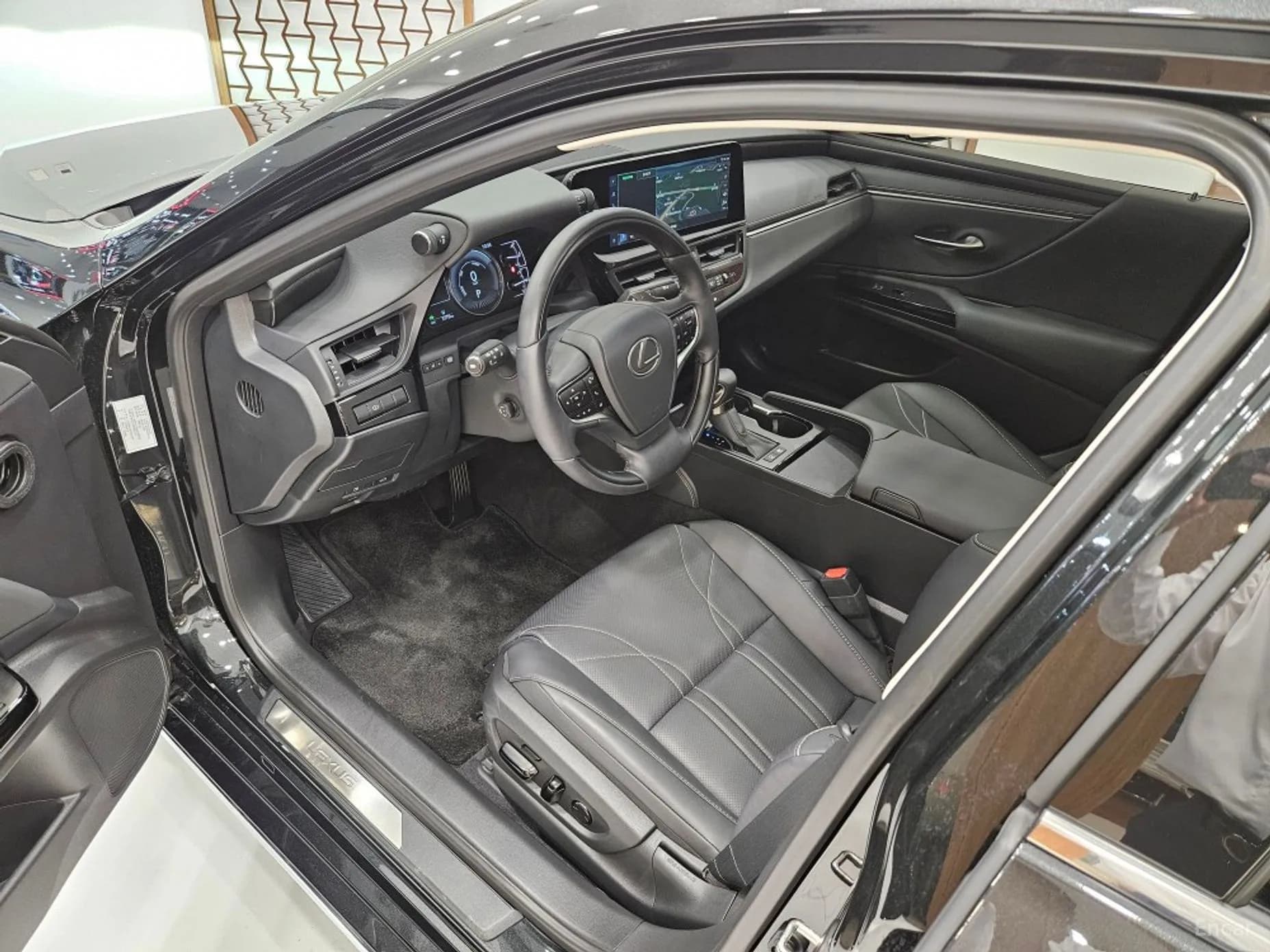 ES300h 7th Generation