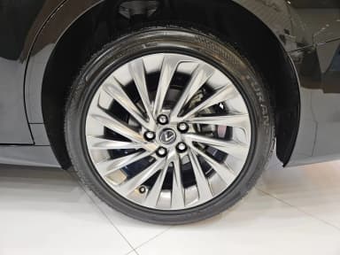 ES300h 7th Generation