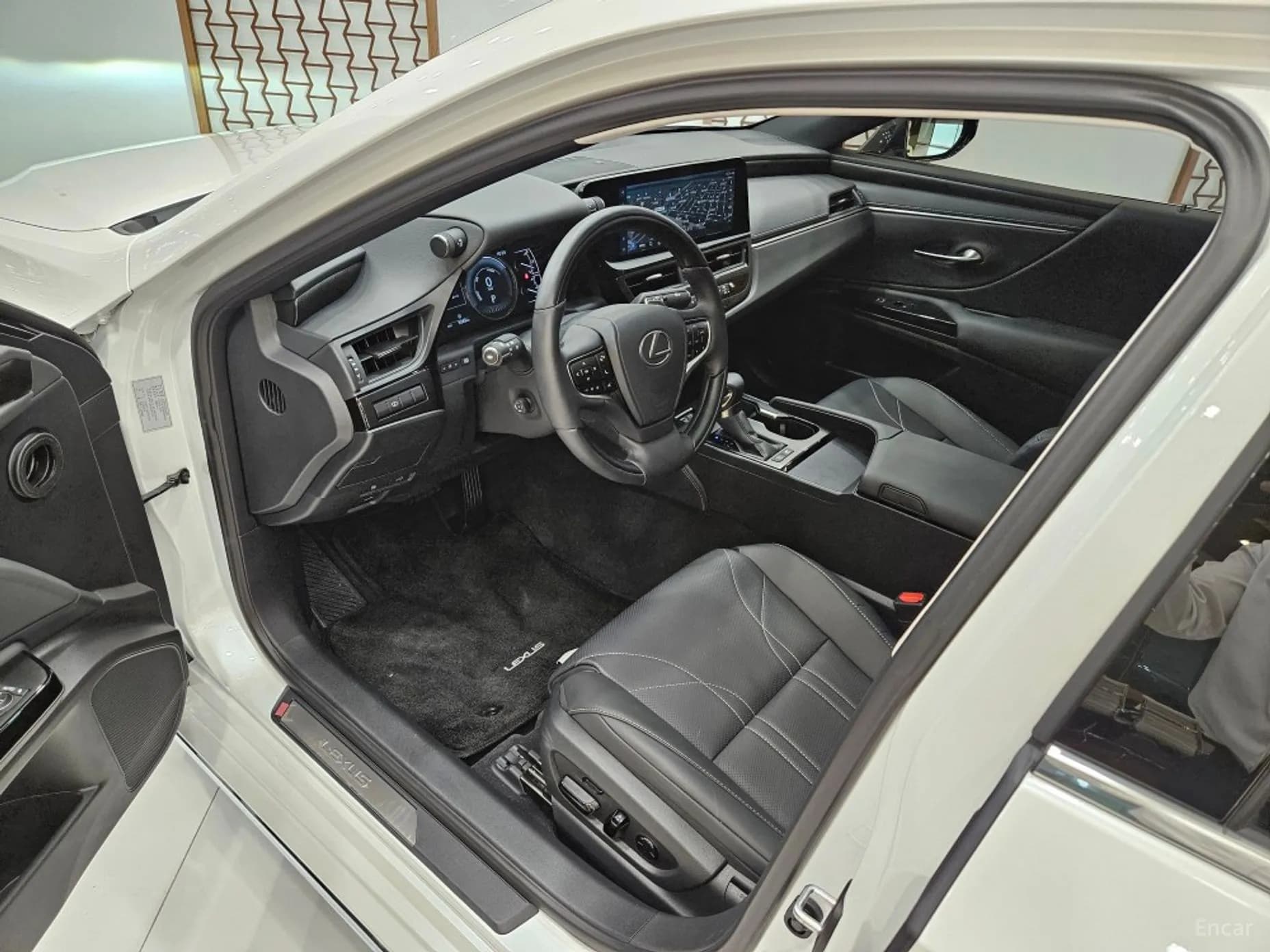 ES300h 7th Generation