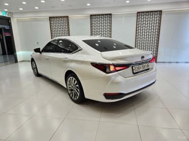 ES300h 7th Generation