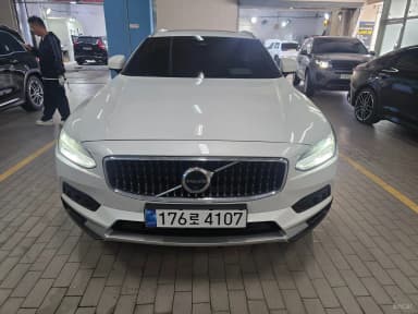 V90 Cross Country