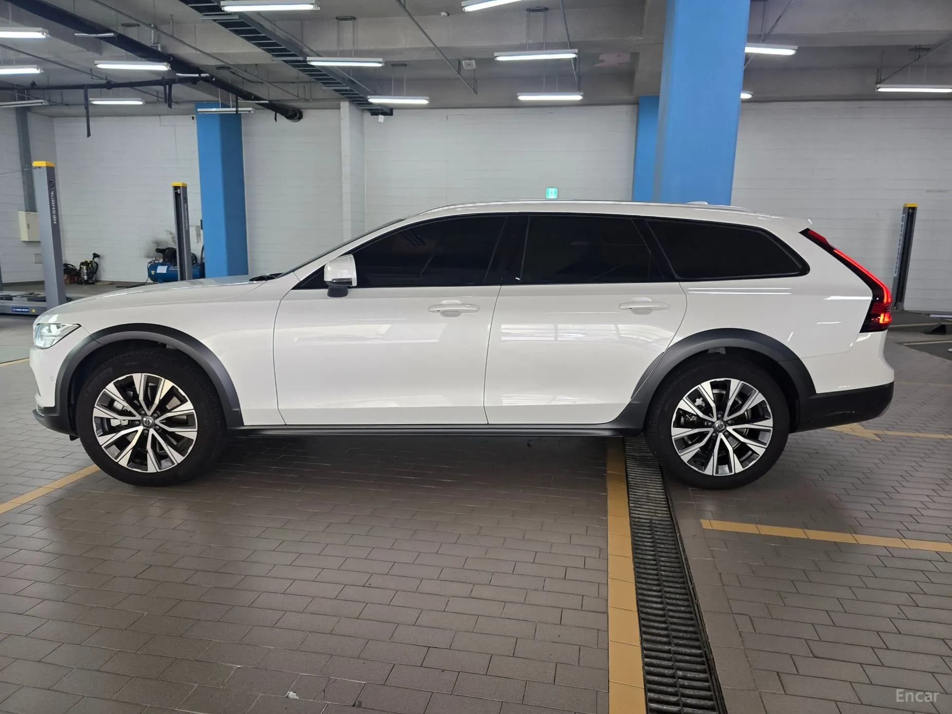 V90 Cross Country