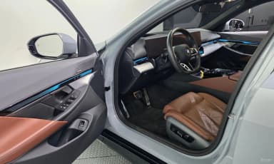 5 Series (G60)