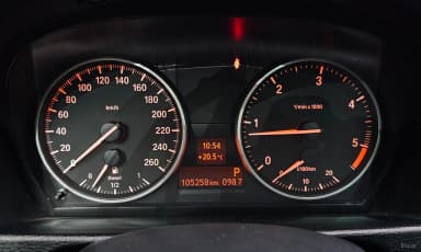 X1 (E84)