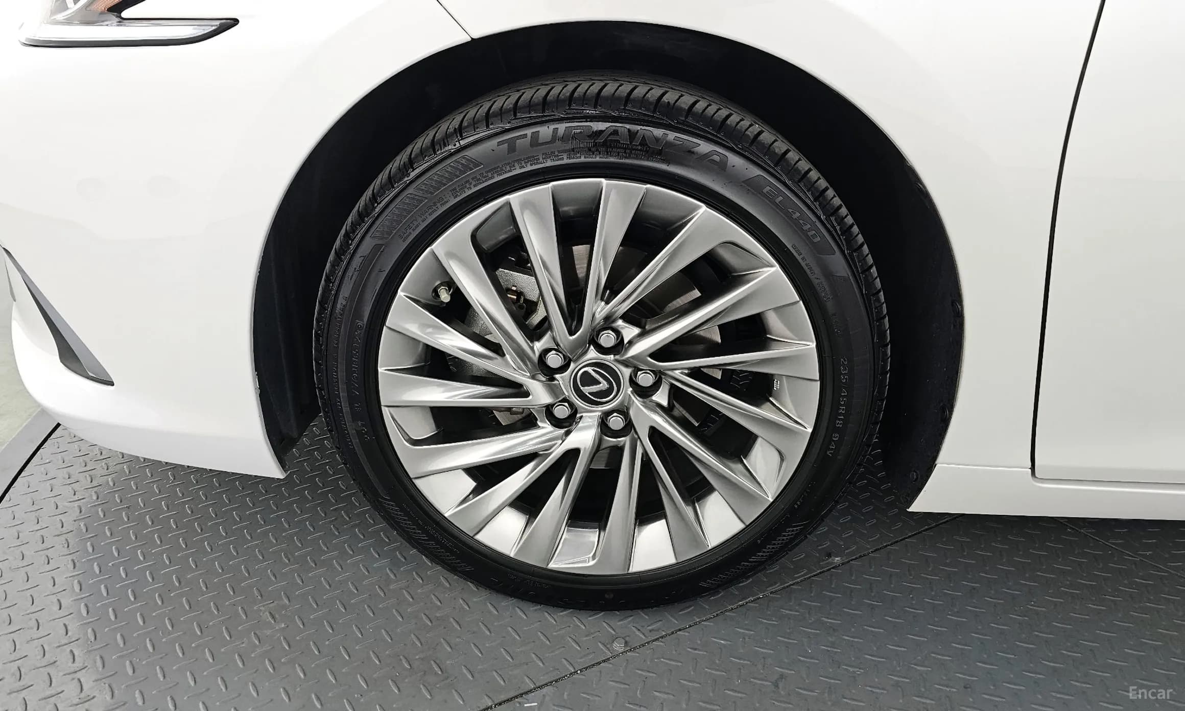 ES300h 7th Generation