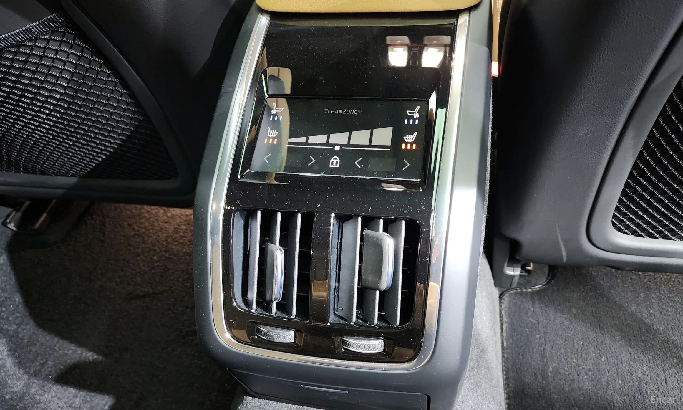 S90