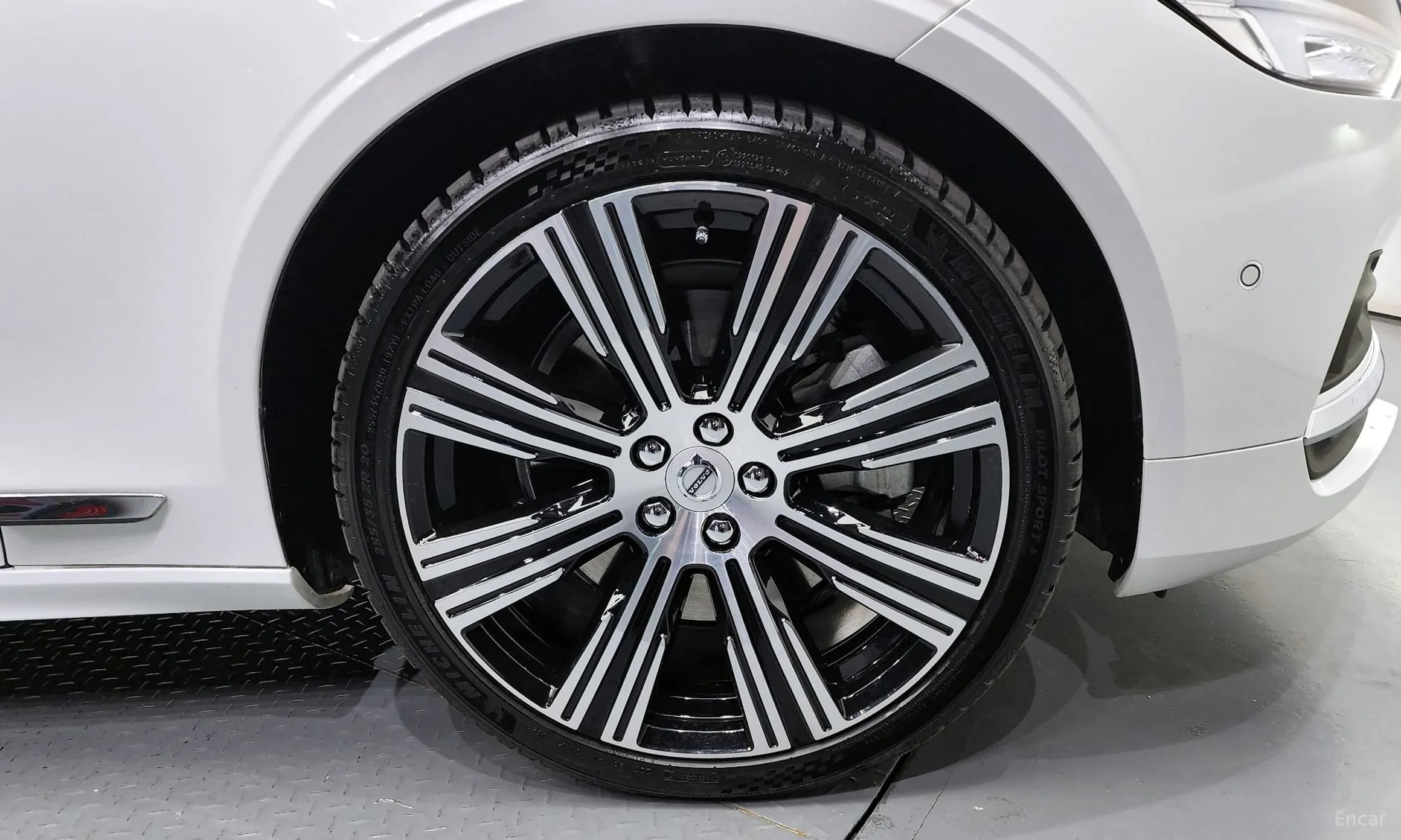 S90