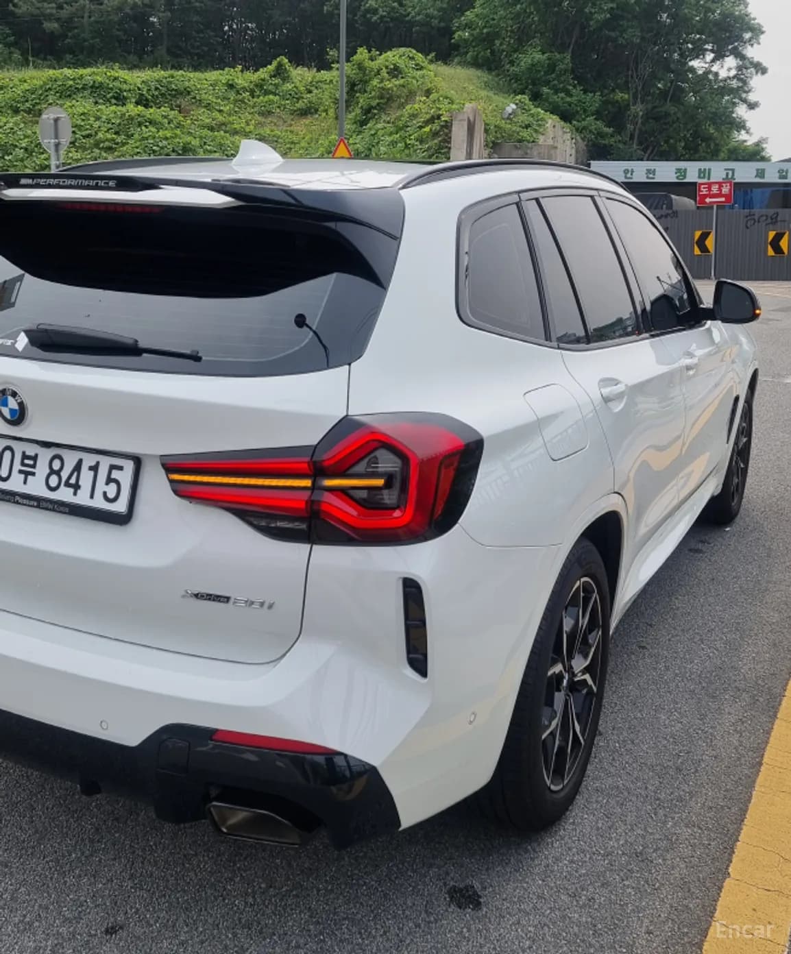X3 (G01)