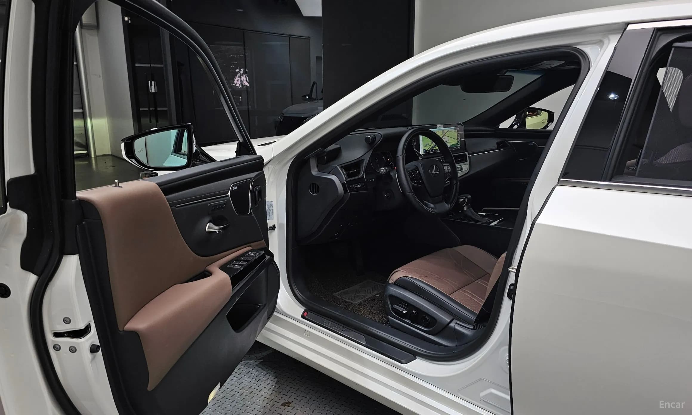 ES300h 7th Generation