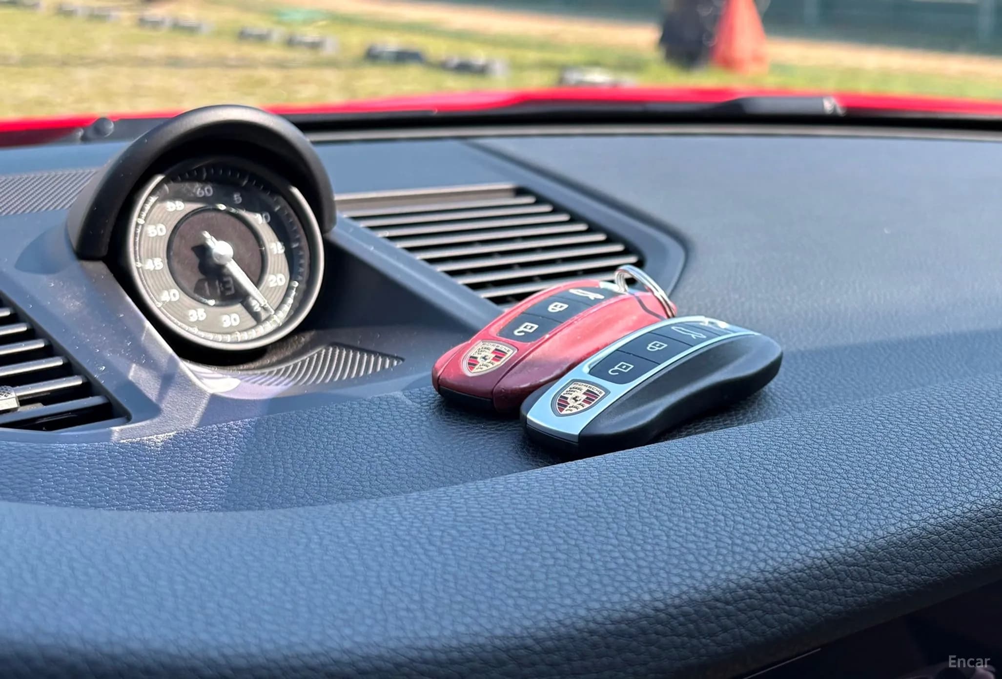 911 (992)