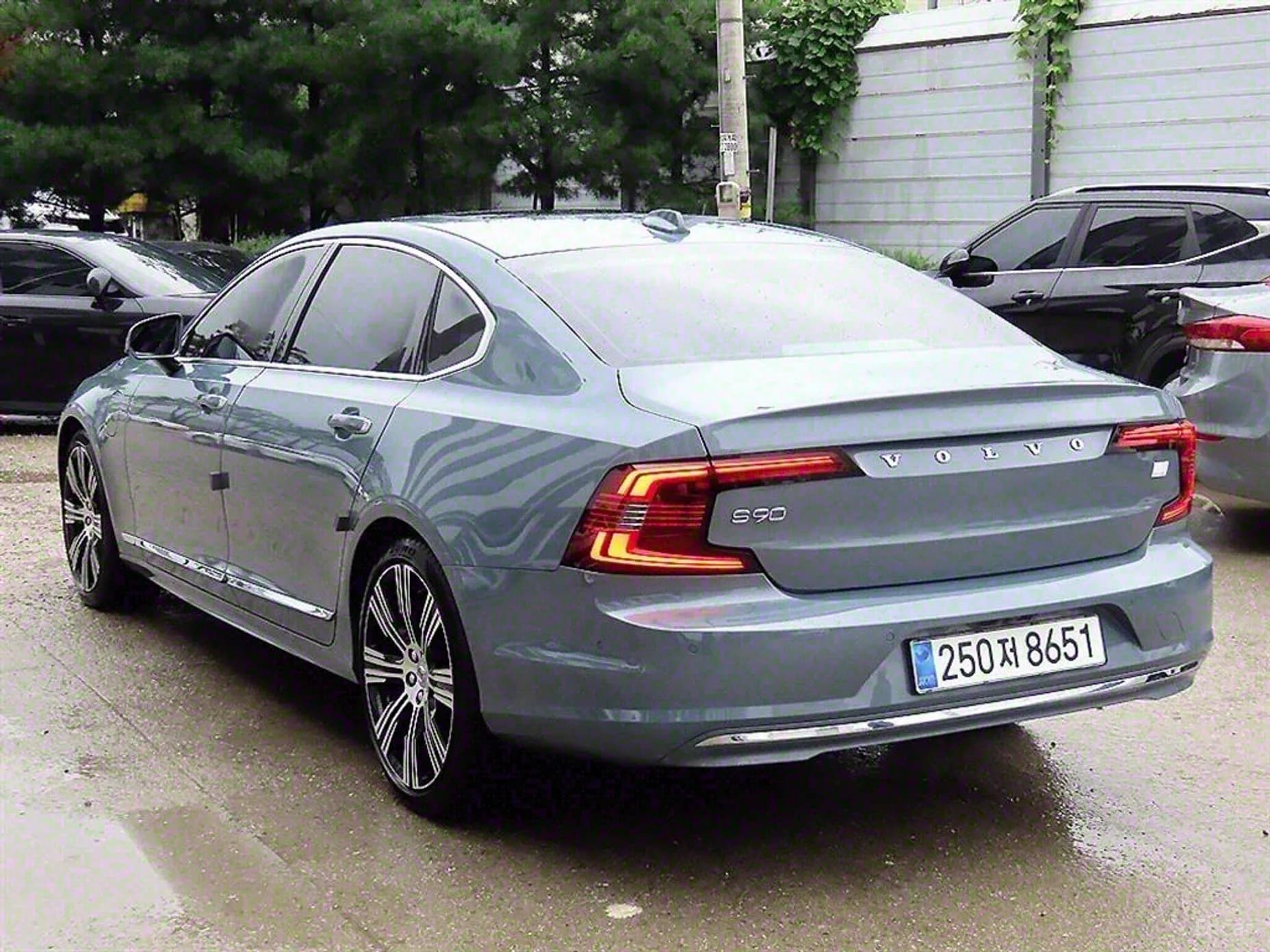 S90