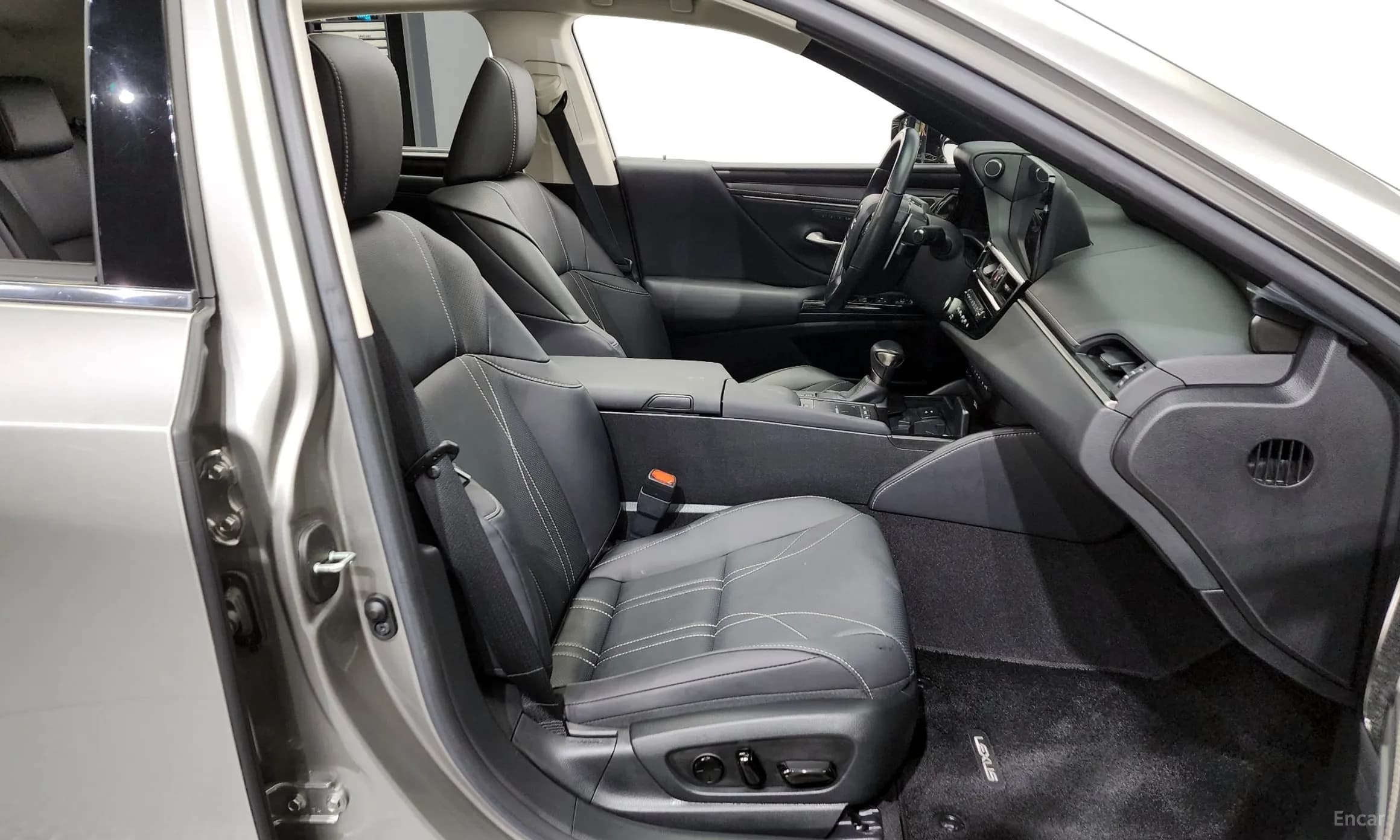 ES300h 7th Generation