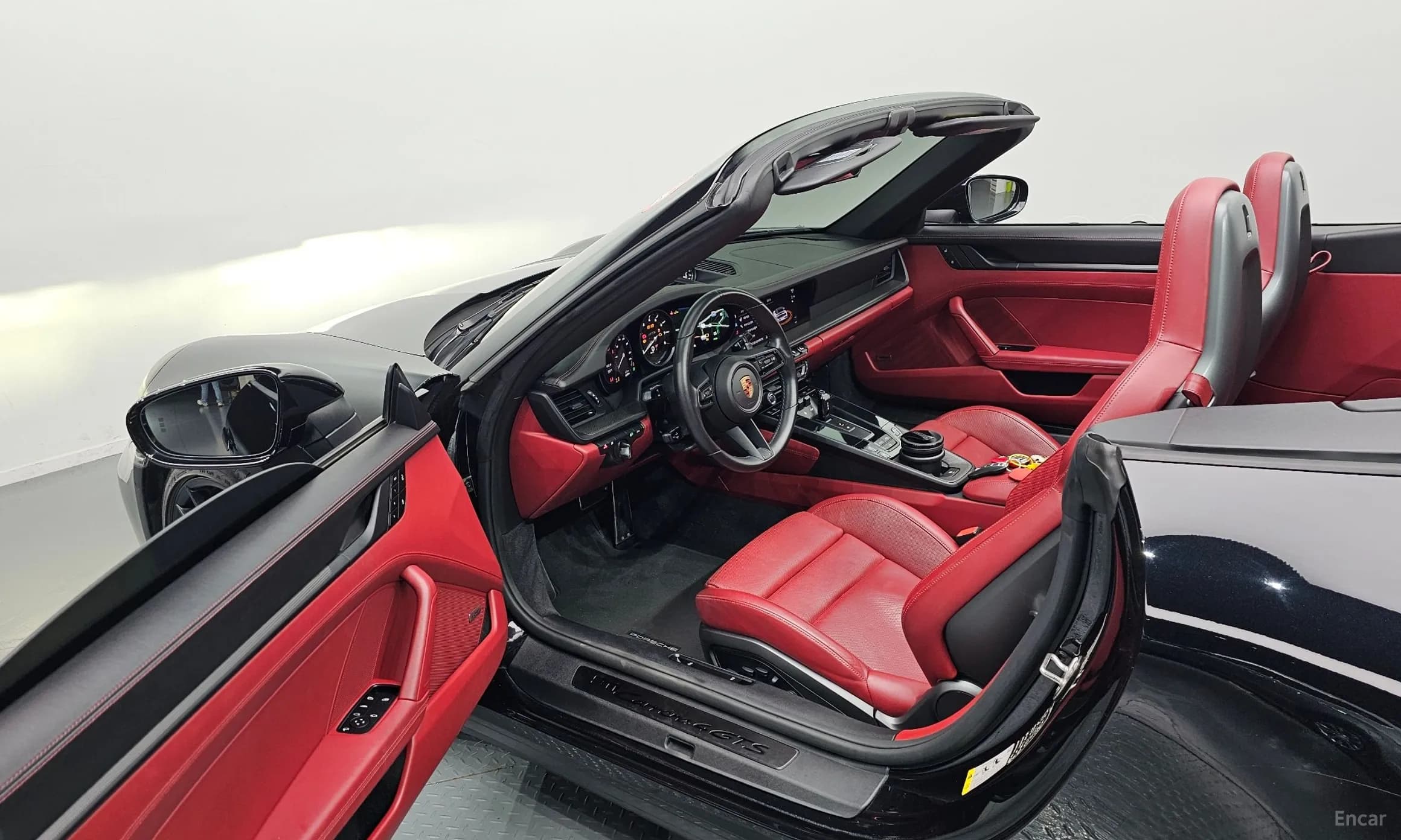 911 (992)