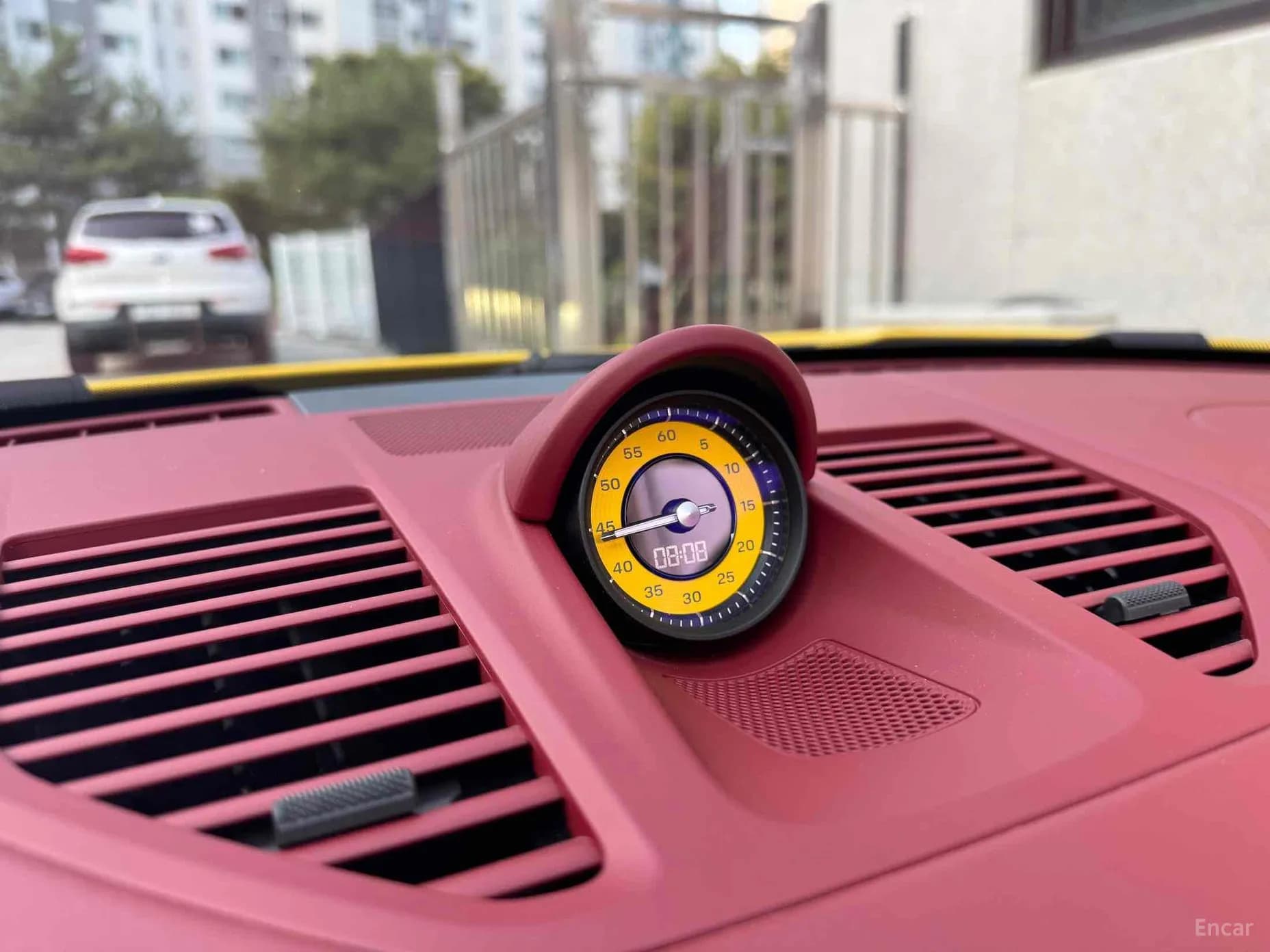 911 (992)