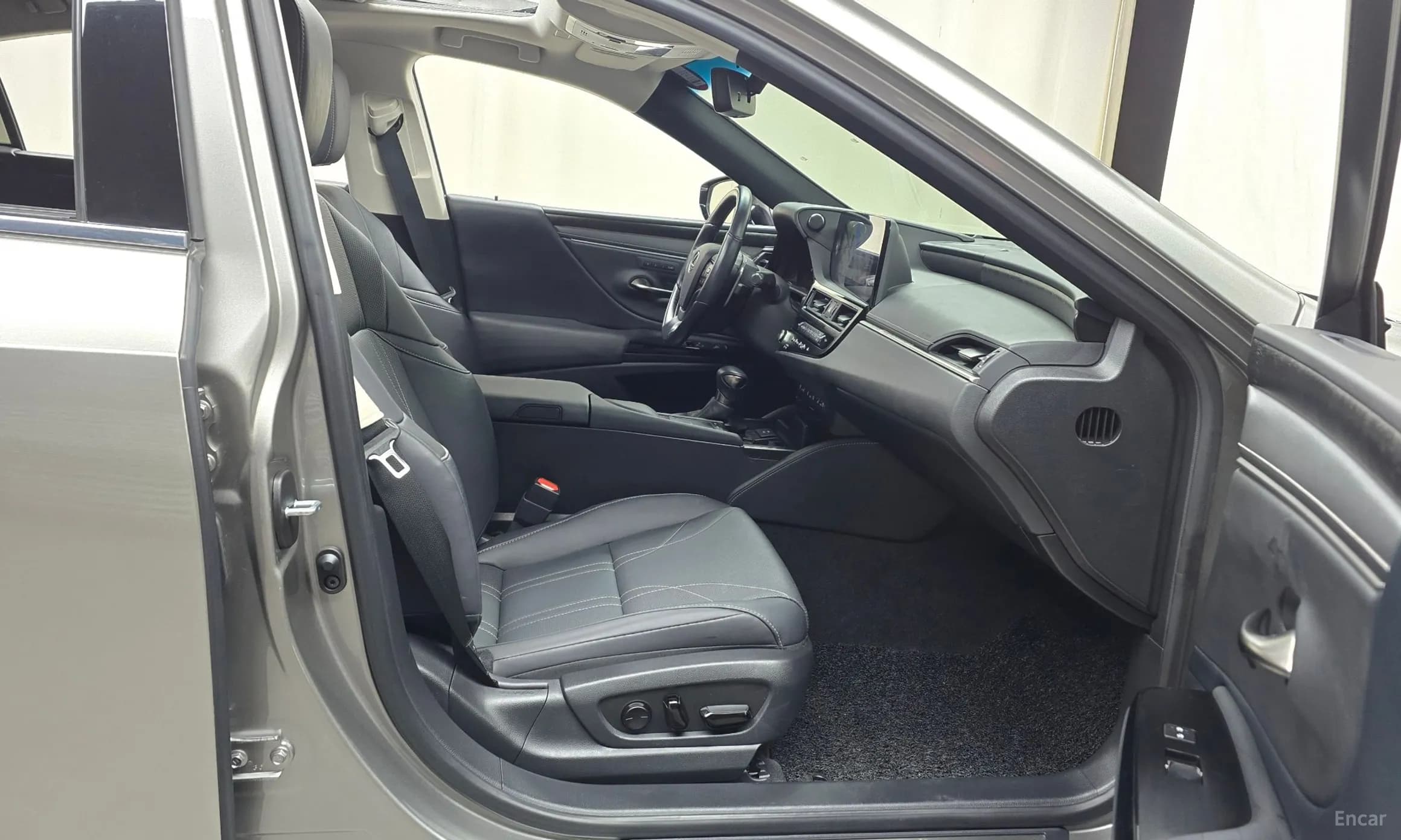 ES300h 7th Generation