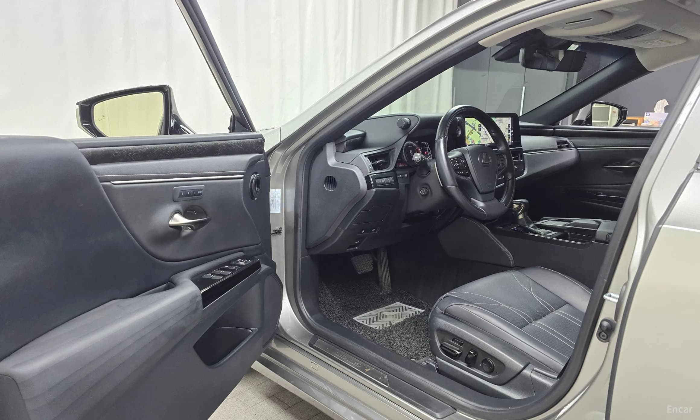 ES300h 7th Generation