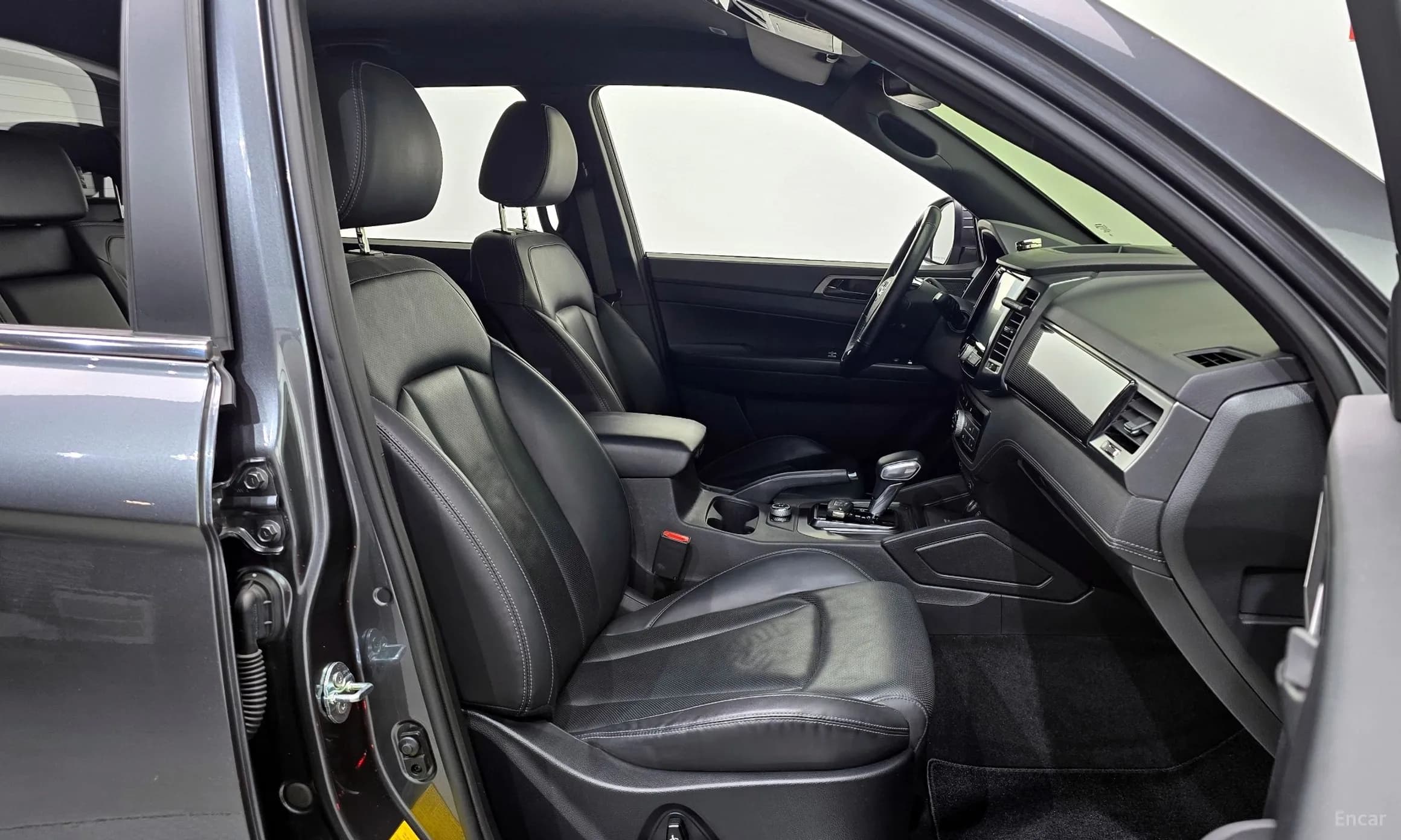 Rexton Sports Khan