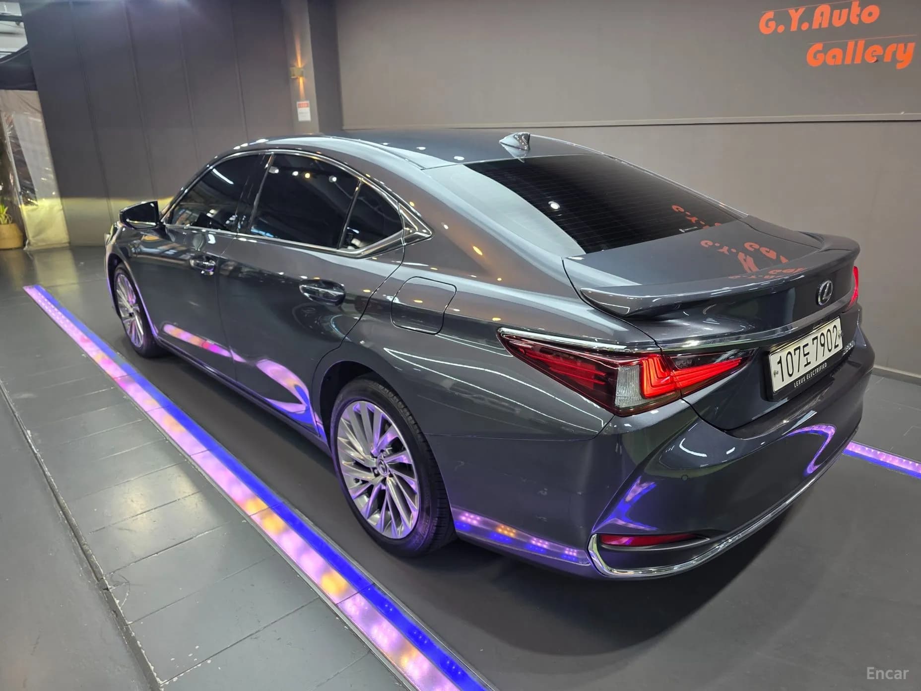 ES300h 7th Generation