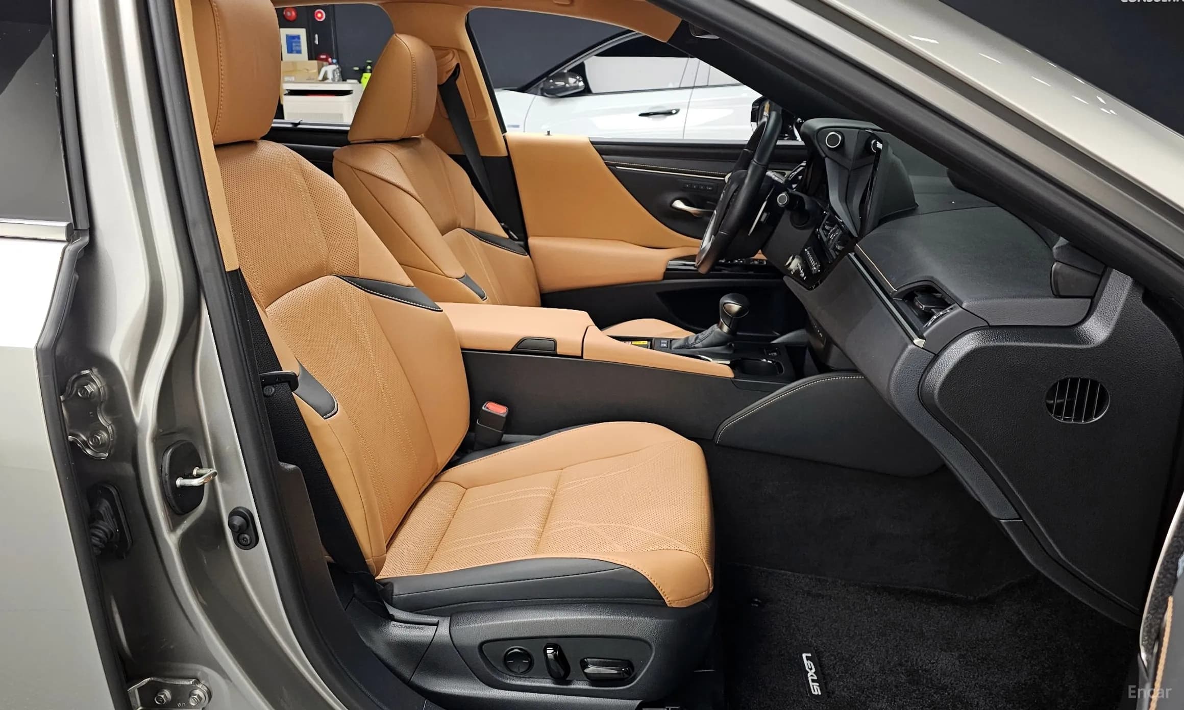 ES300h 7th Generation