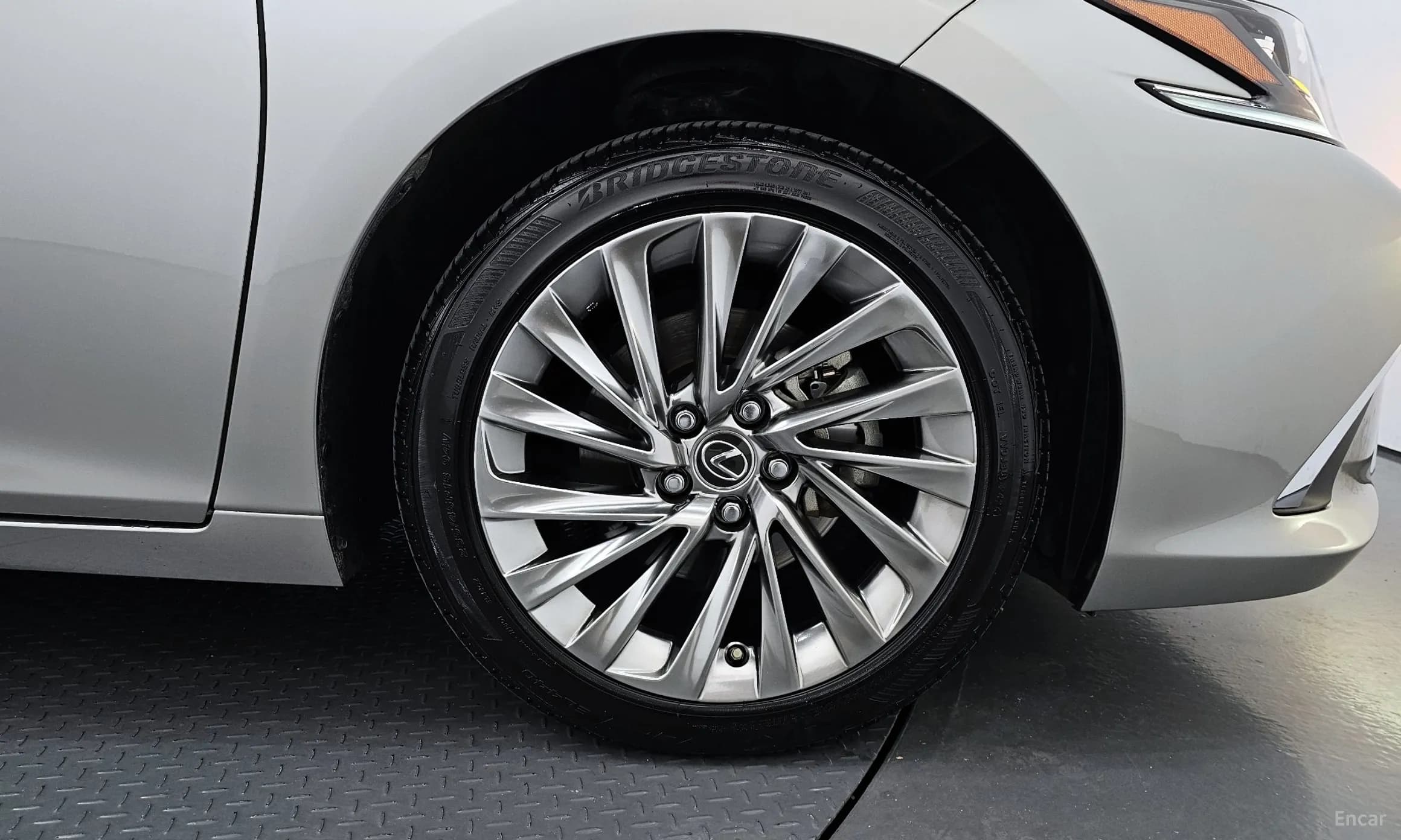 ES300h 7th Generation