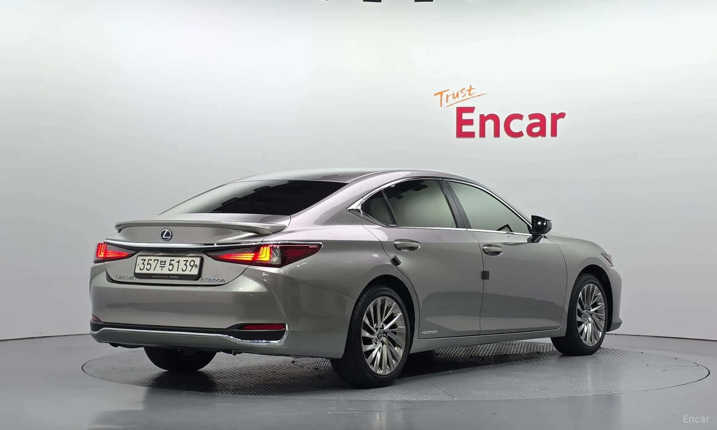 ES300h 7th Generation