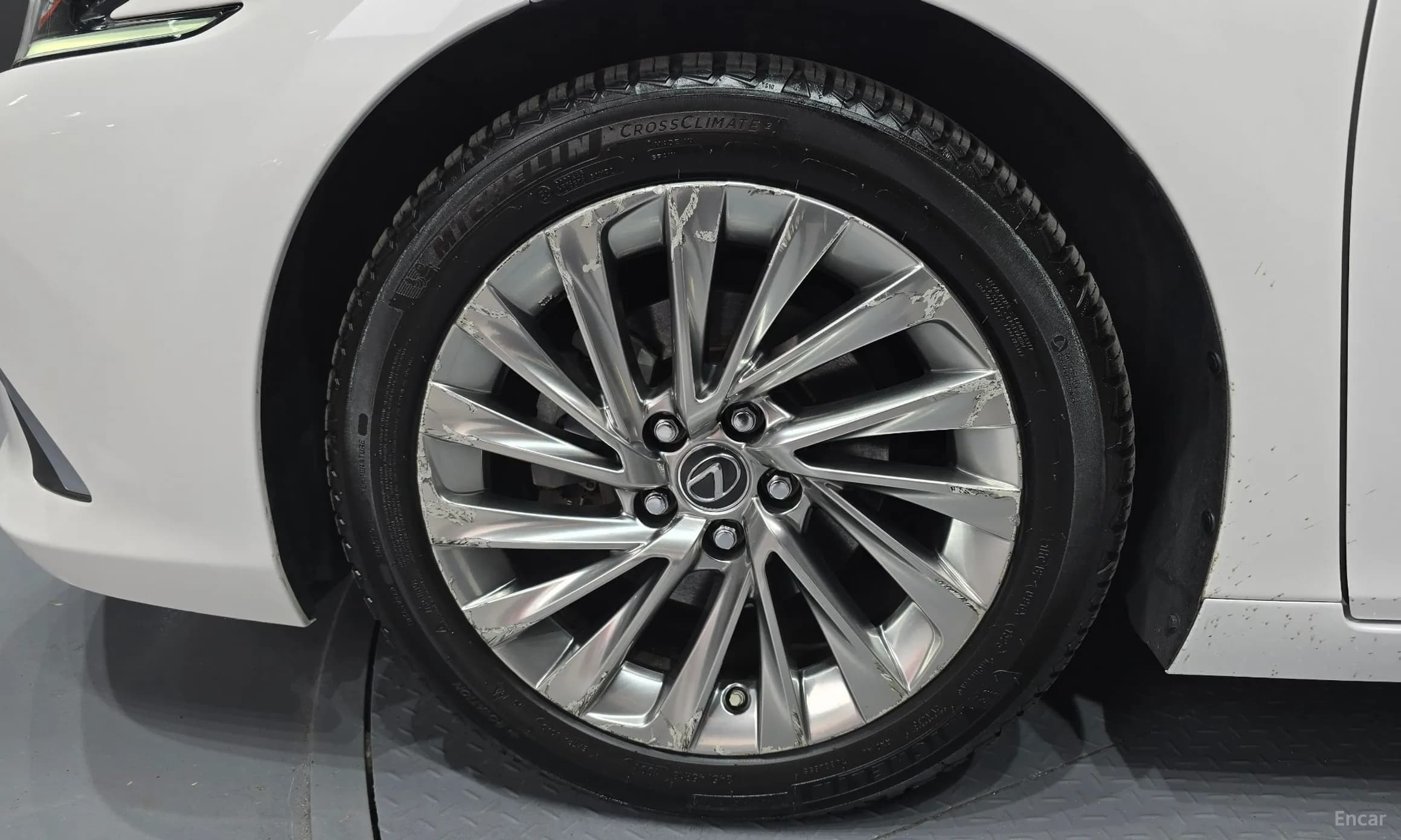 ES300h 7th Generation