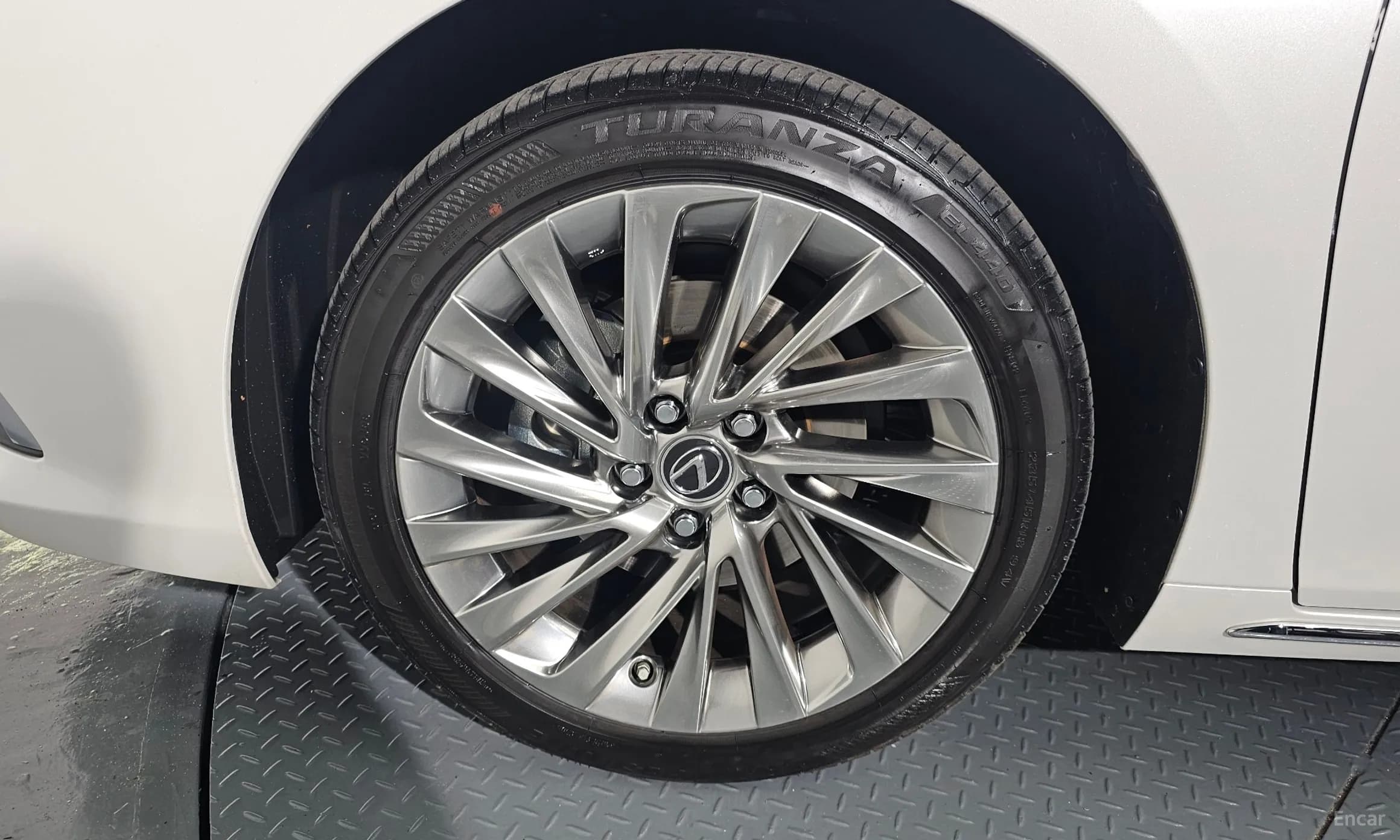 ES300h 7th Generation