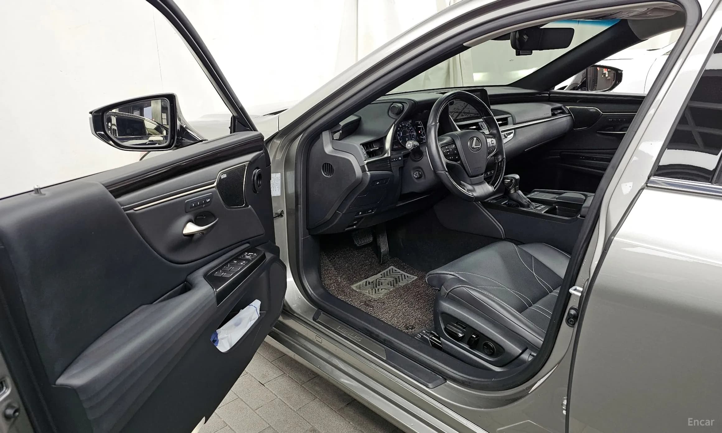 ES300h 7th Generation