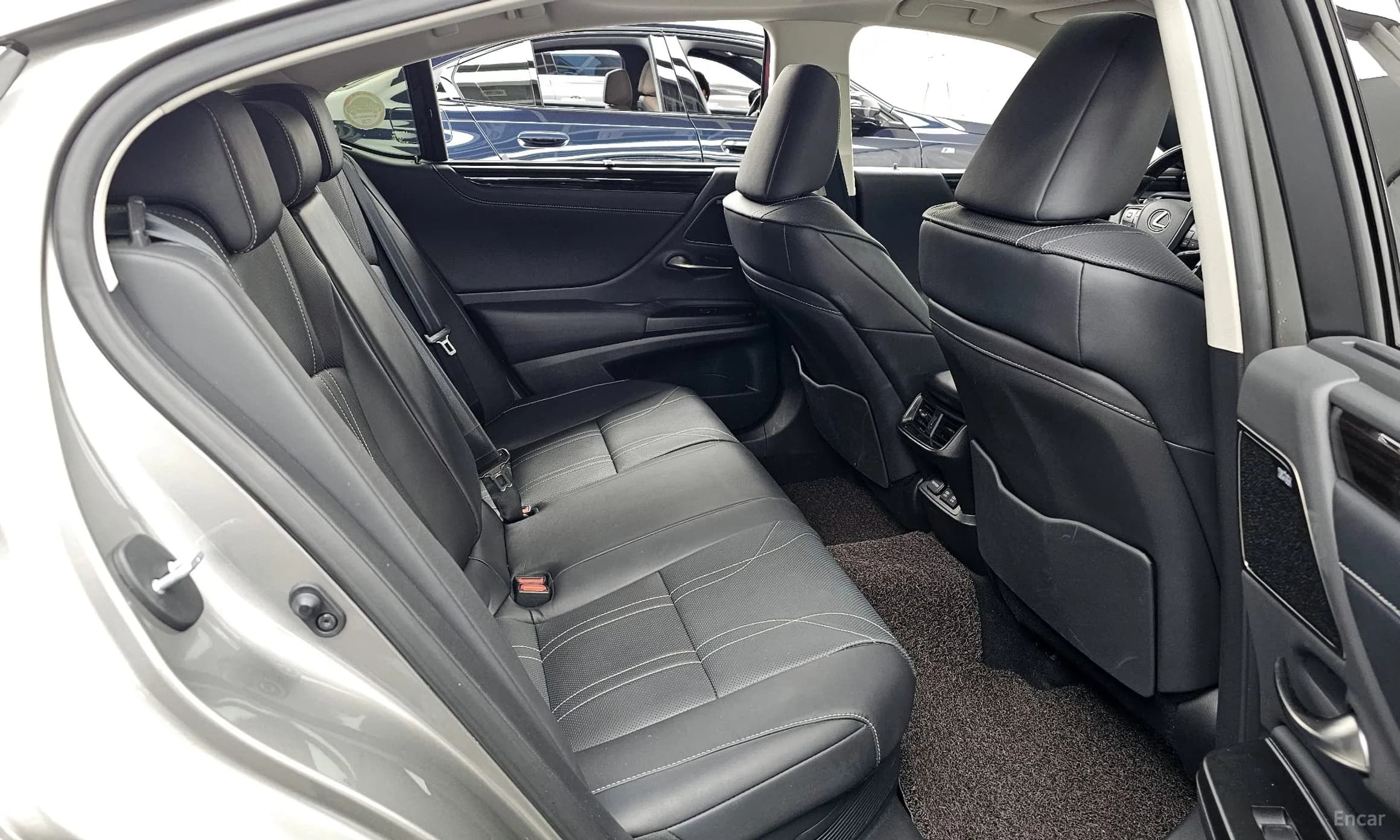 ES300h 7th Generation